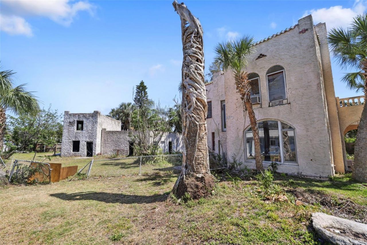 636 Sunset Drive S, Saint Petersburg, FL 33707 Photo