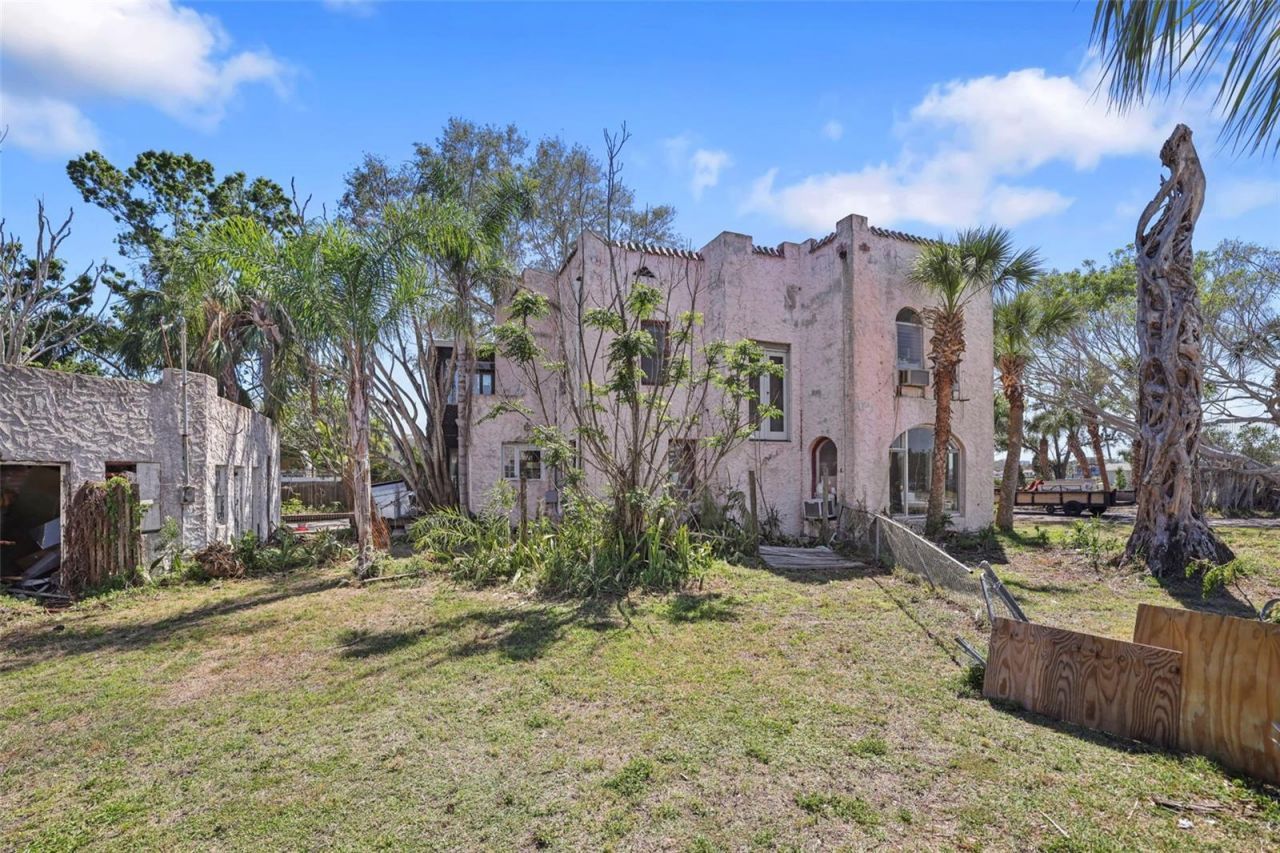 636 Sunset Drive S, Saint Petersburg, FL 33707 Photo