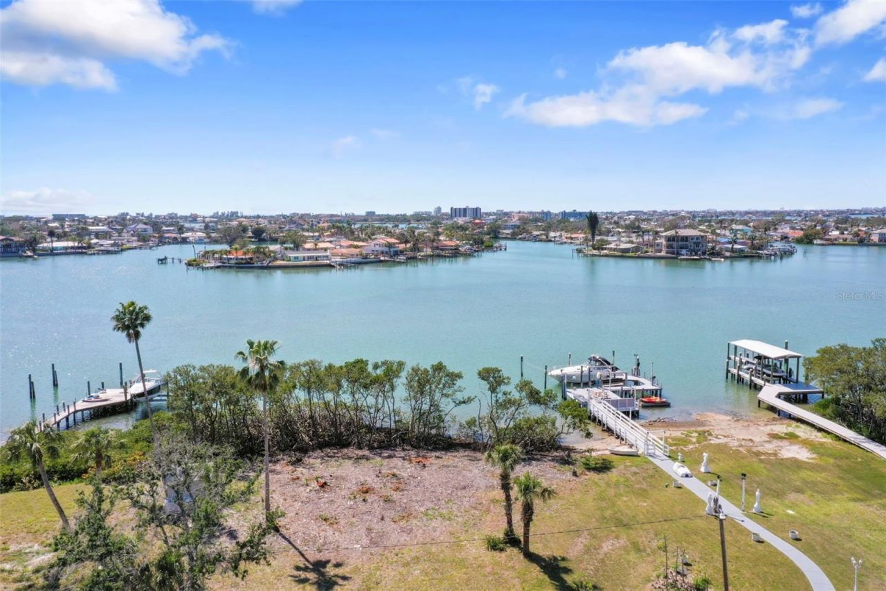 636 Sunset Drive S, Saint Petersburg, FL 33707 Photo