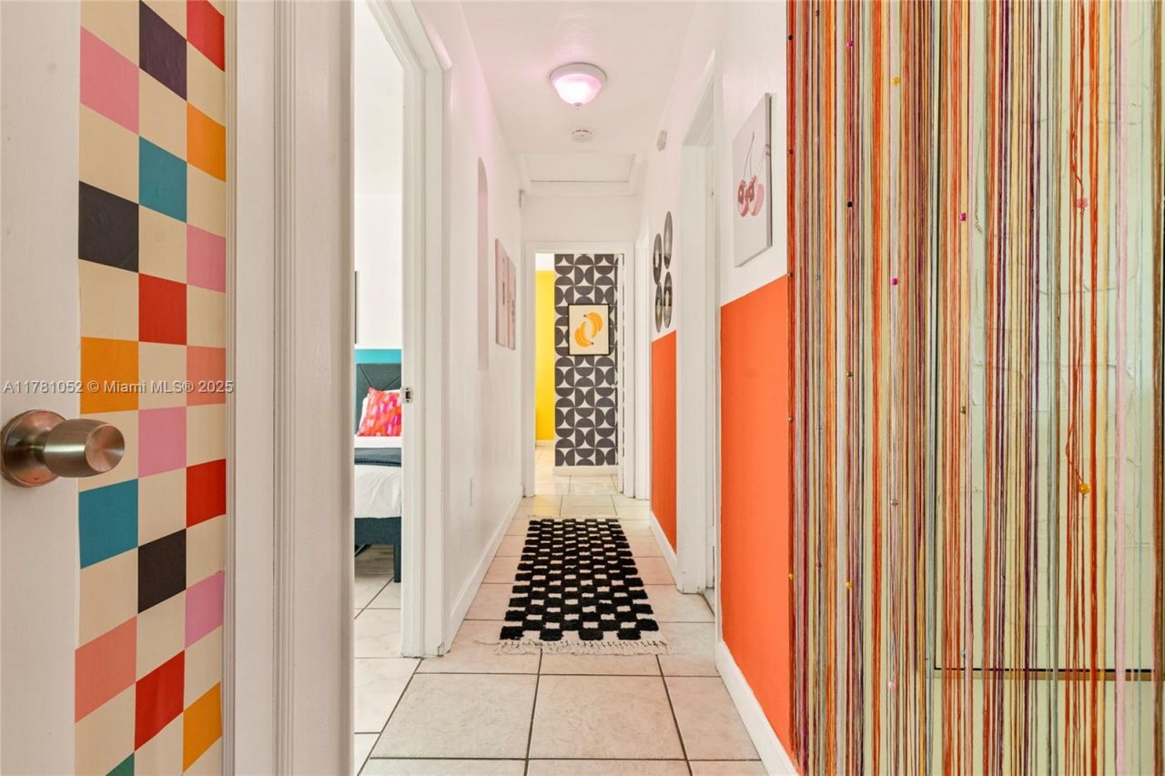 260 NE 45th St, Miami, FL 33137 Photo