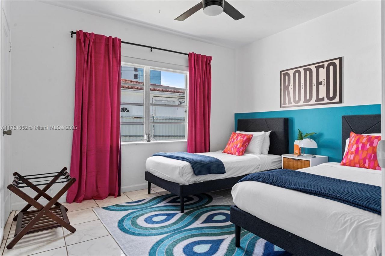 260 NE 45th St, Miami, FL 33137 Photo