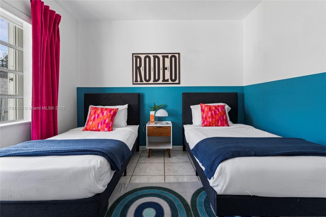 260 NE 45th St, Miami, FL 33137 Photo