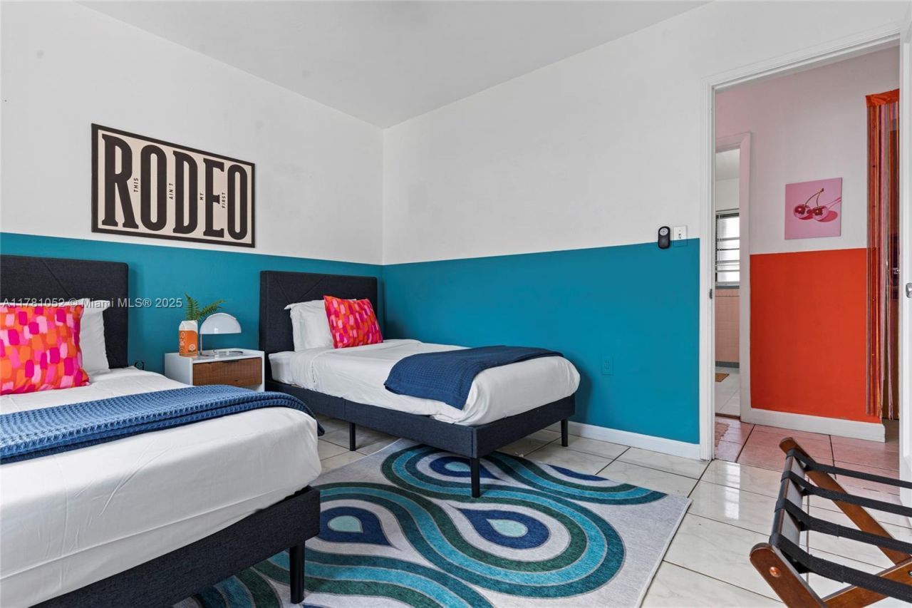 260 NE 45th St, Miami, FL 33137 Photo