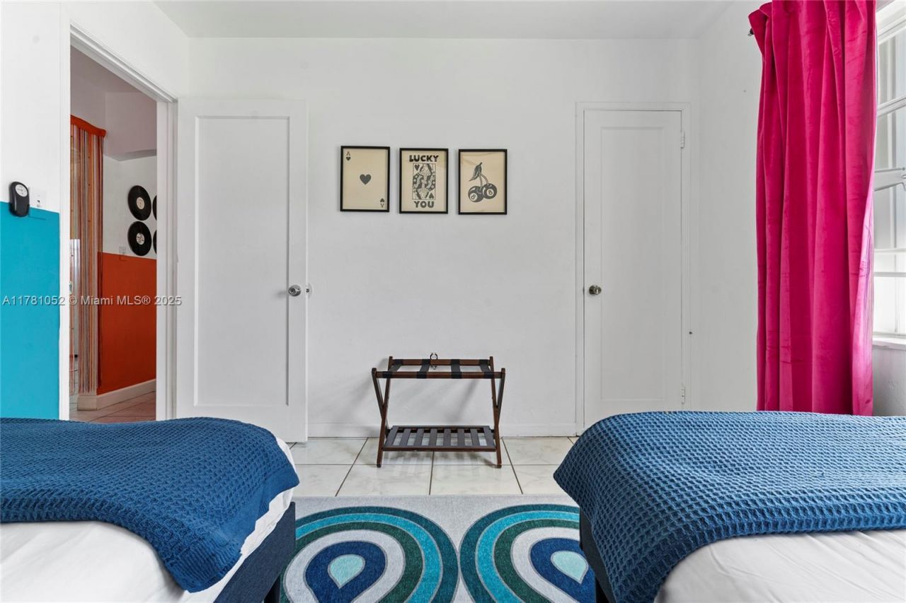 260 NE 45th St, Miami, FL 33137 Photo