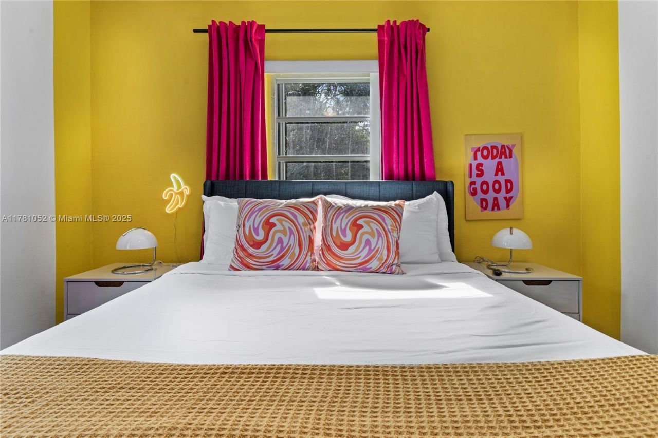 260 NE 45th St, Miami, FL 33137 Photo