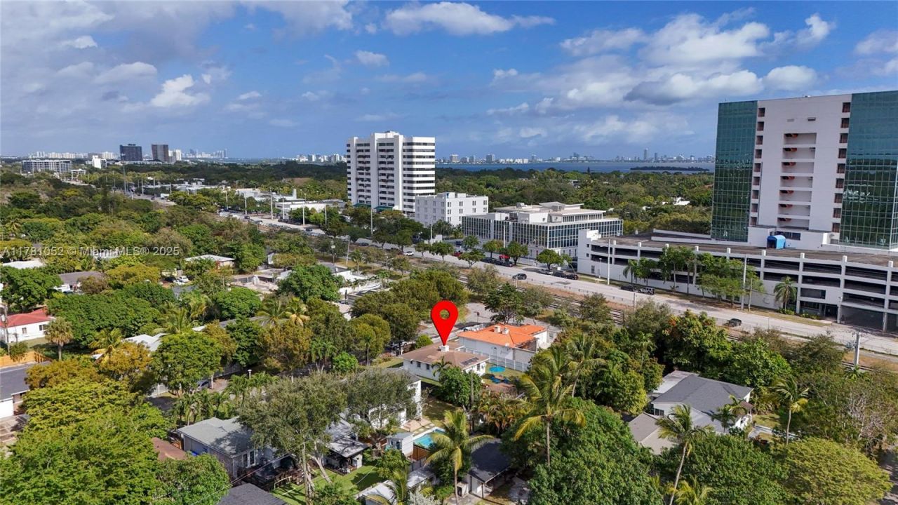 260 NE 45th St, Miami, FL 33137 Photo