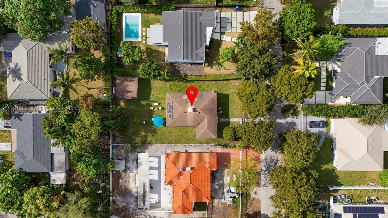260 NE 45th St, Miami, FL 33137 Photo