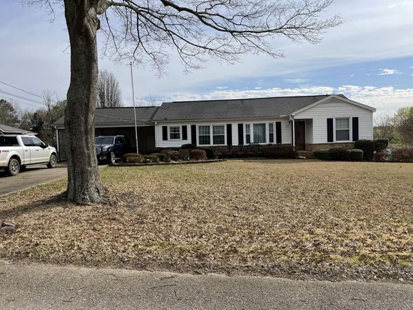 131 W Main St, Nettleton, MS 38858