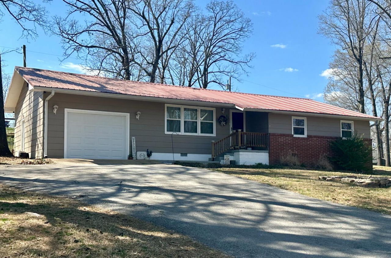 85 Peggy Avenue, Mammoth Spring, AR 72554 Main Photo