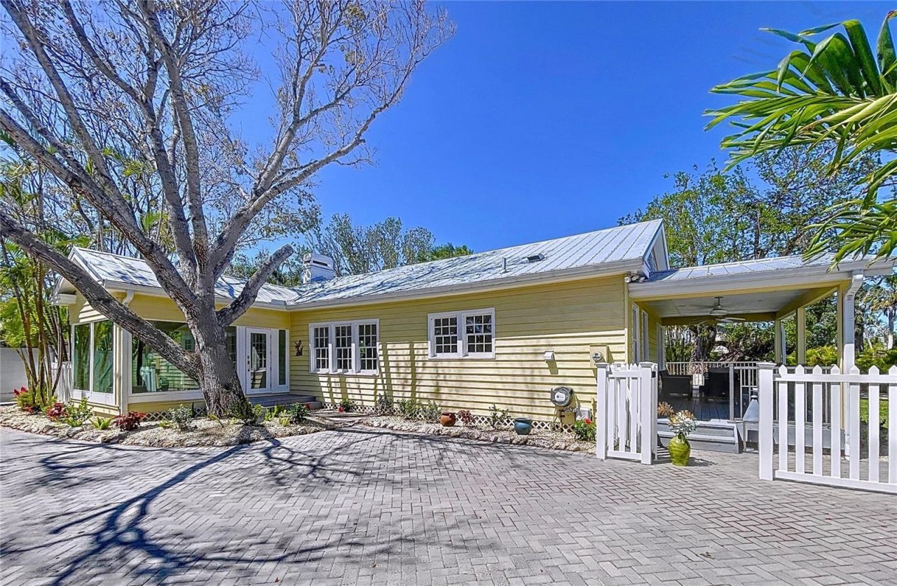 763 Siesta Drive, Sarasota, FL 34242 Photo