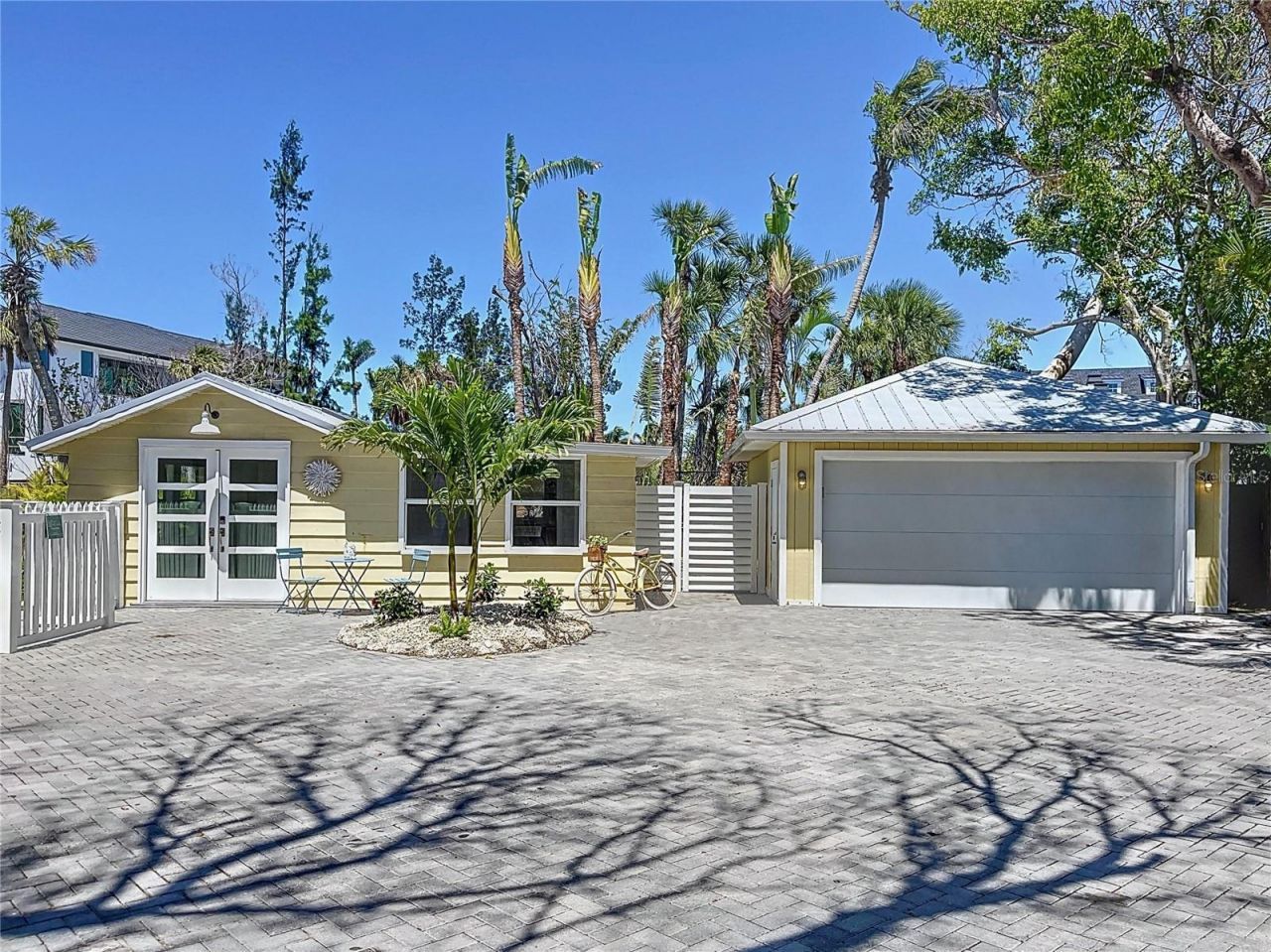 763 Siesta Drive, Sarasota, FL 34242 Photo