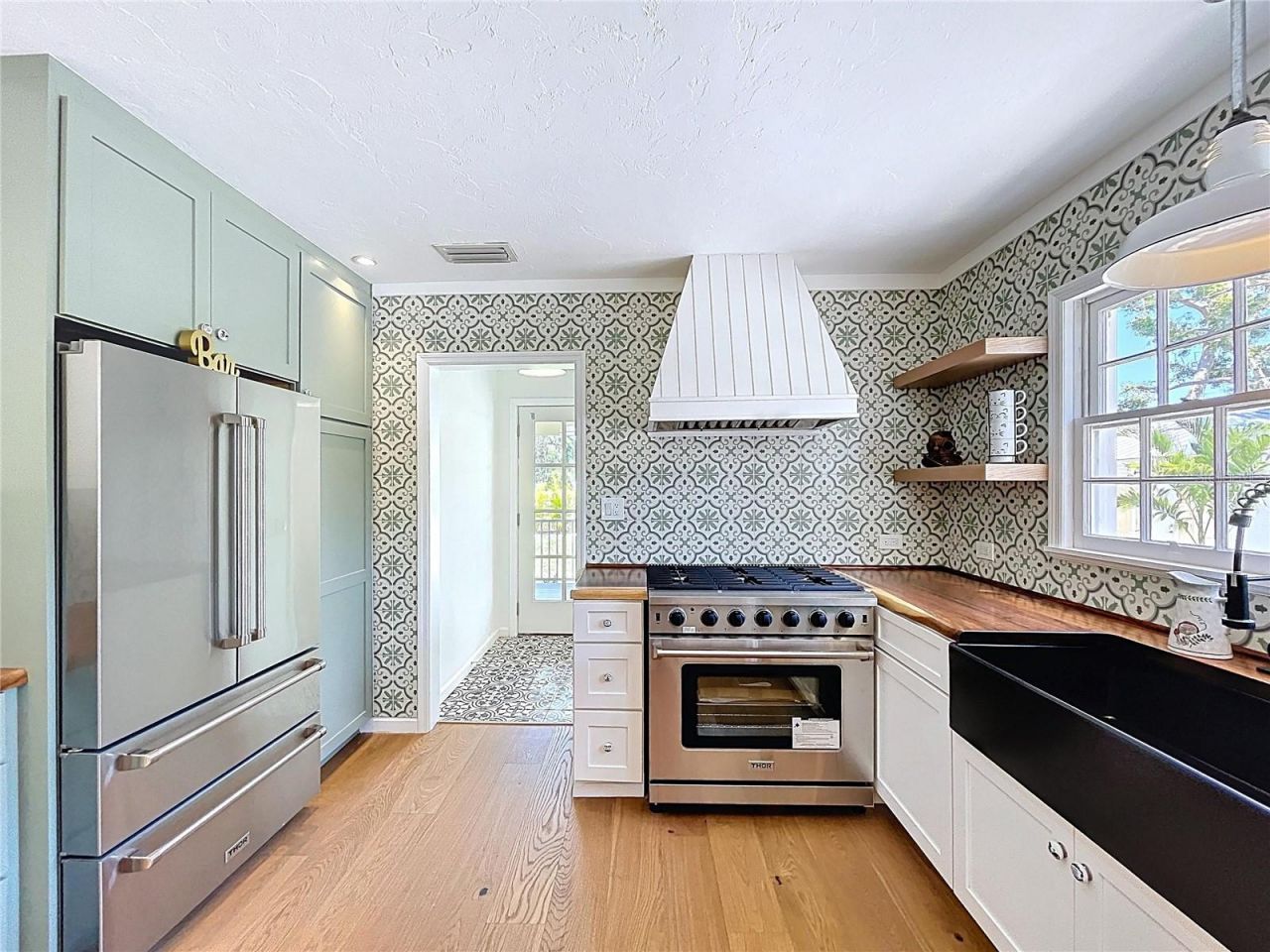 763 Siesta Drive, Sarasota, FL 34242 Photo