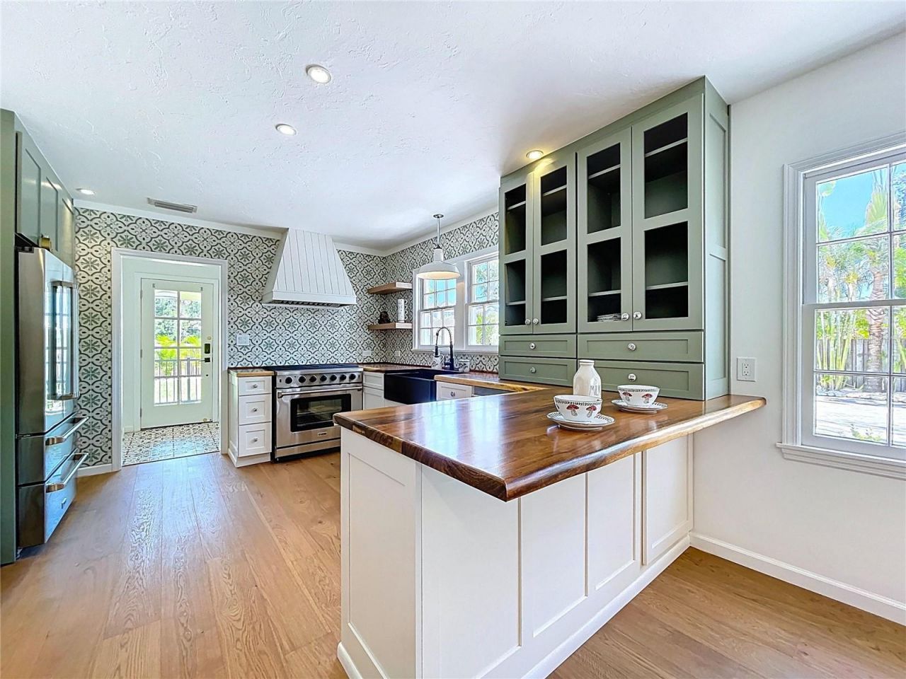 763 Siesta Drive, Sarasota, FL 34242 Photo