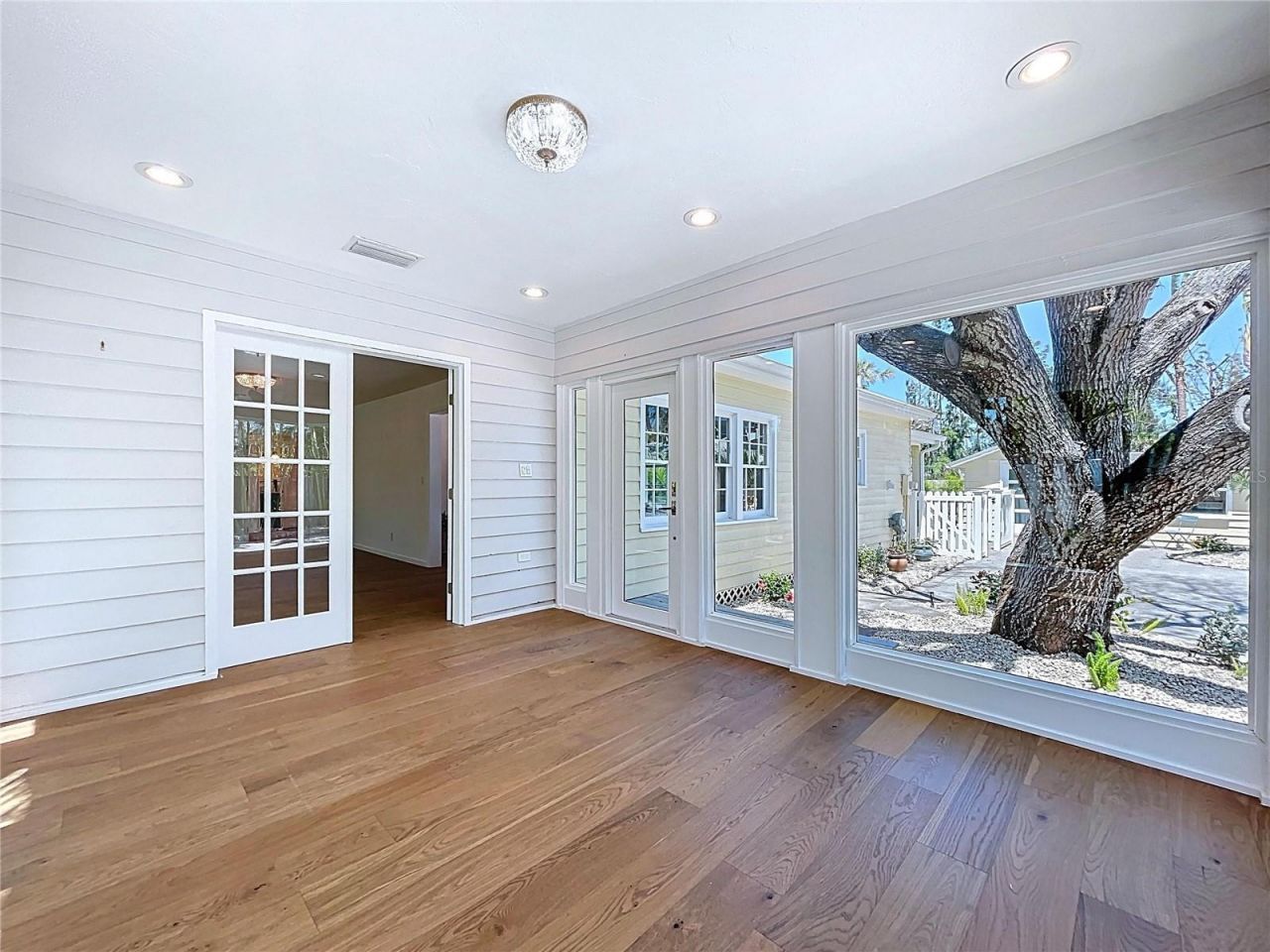 763 Siesta Drive, Sarasota, FL 34242 Photo