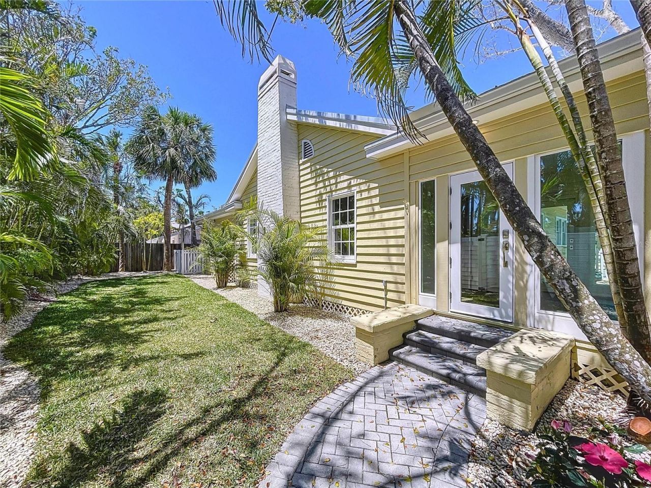 763 Siesta Drive, Sarasota, FL 34242 Photo