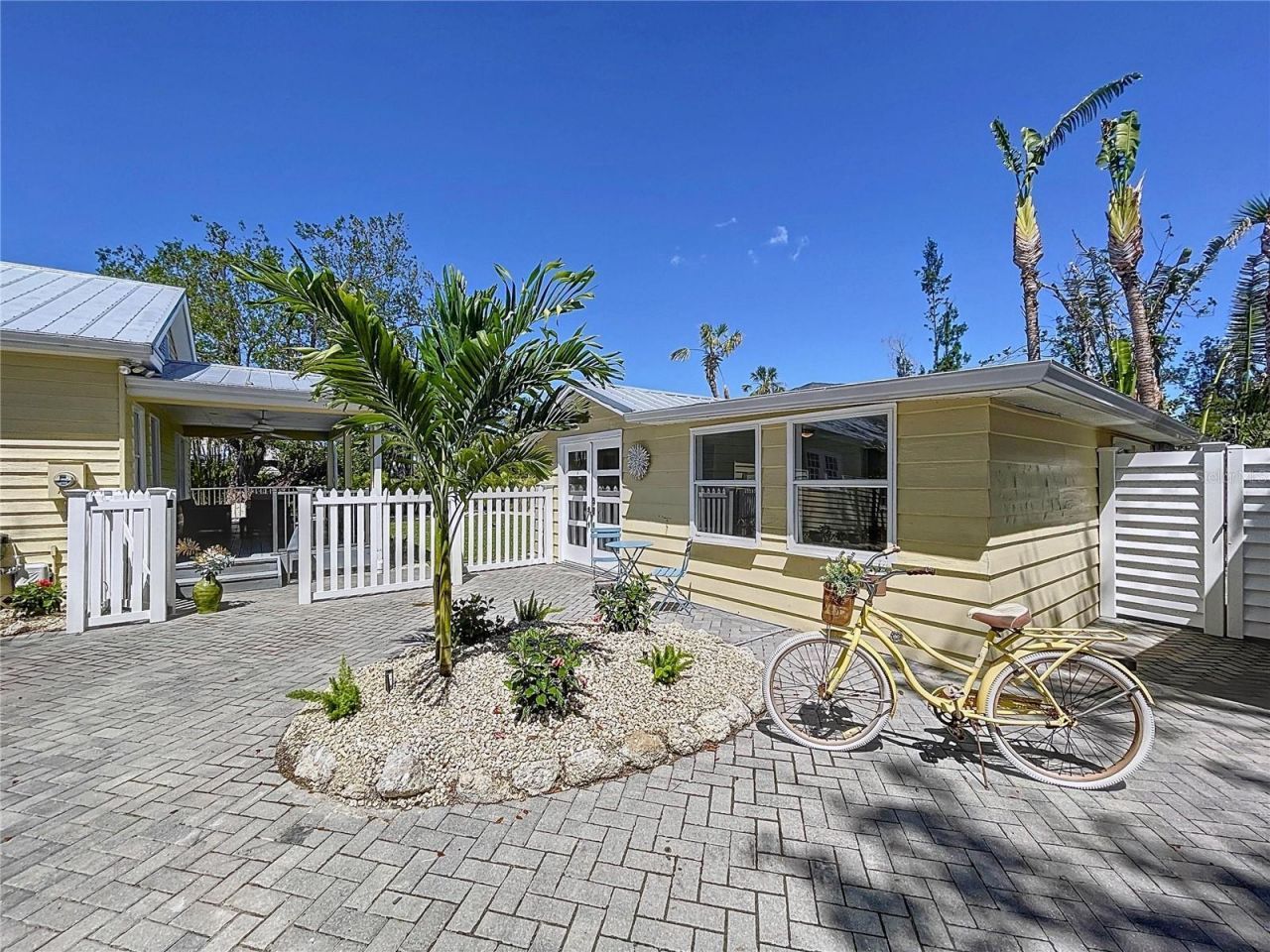 763 Siesta Drive, Sarasota, FL 34242 Photo