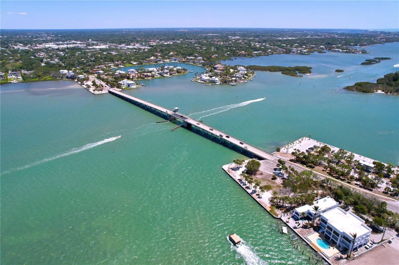 763 Siesta Drive, Sarasota, FL 34242 Photo