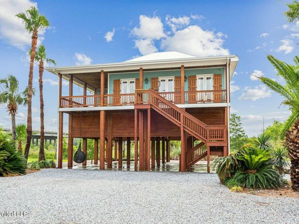 218 Front Street, Pass Christian, MS 39571