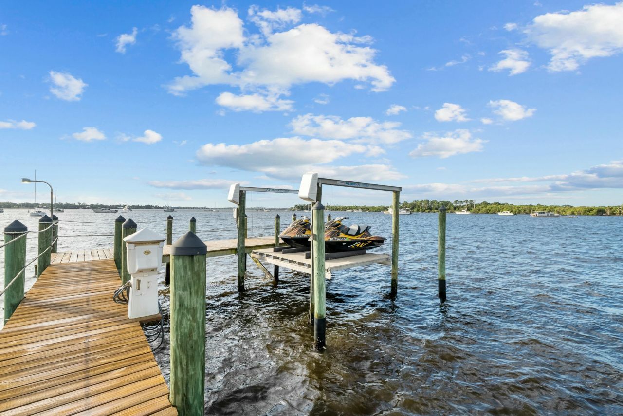 560 SW Bay Pointe Circle, Palm City, FL 34990 Photo