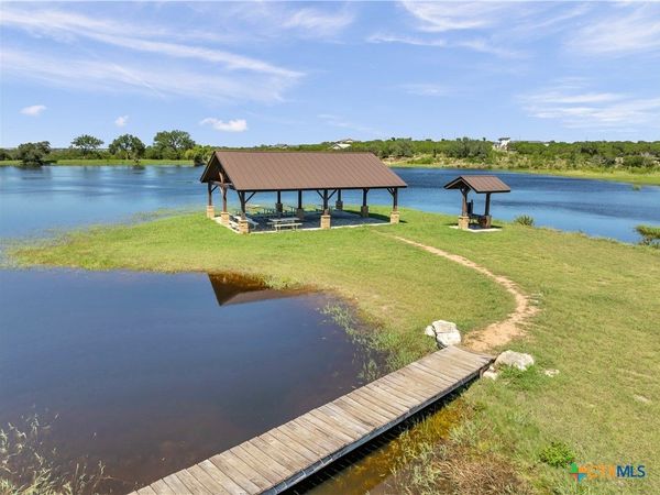 173 Jayhawk Court , Burnet, TX 78611