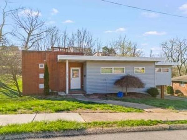 438 Canyon Dr., Canonsburg, PA 15317