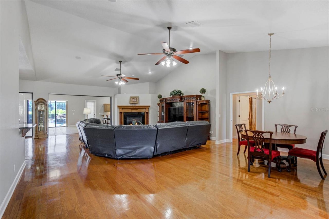 701 E 60 Highway, Plant City, FL 33567 Photo