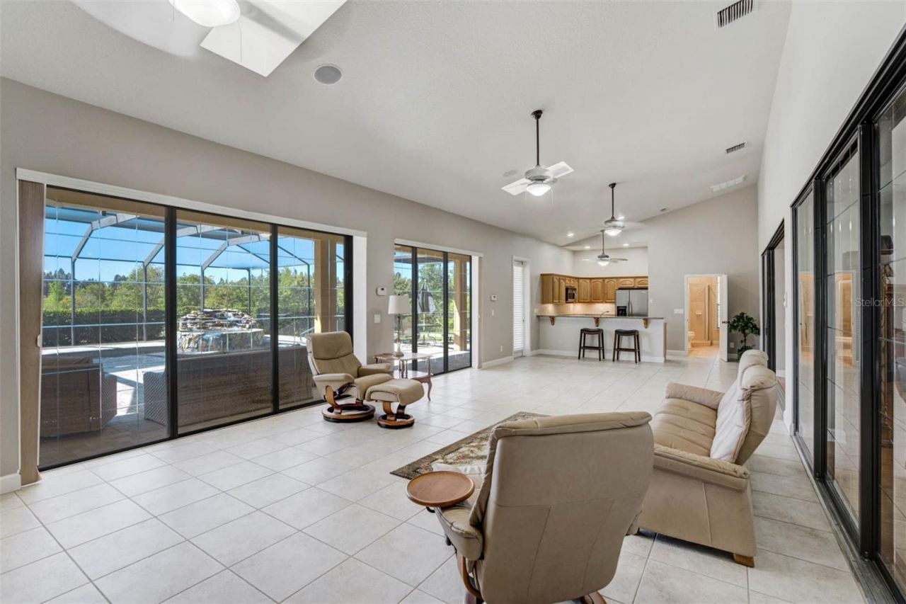 701 E 60 Highway, Plant City, FL 33567 Photo