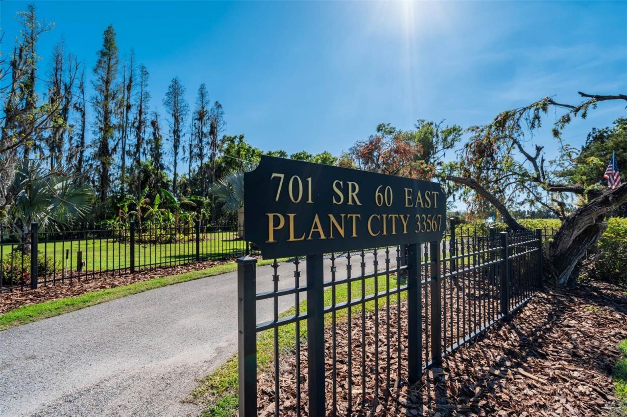701 E 60 Highway, Plant City, FL 33567 Photo