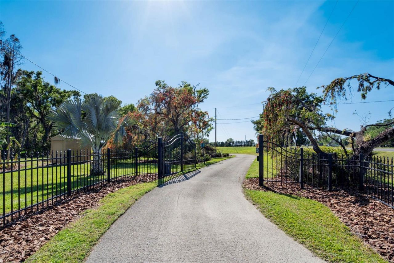 701 E 60 Highway, Plant City, FL 33567 Photo