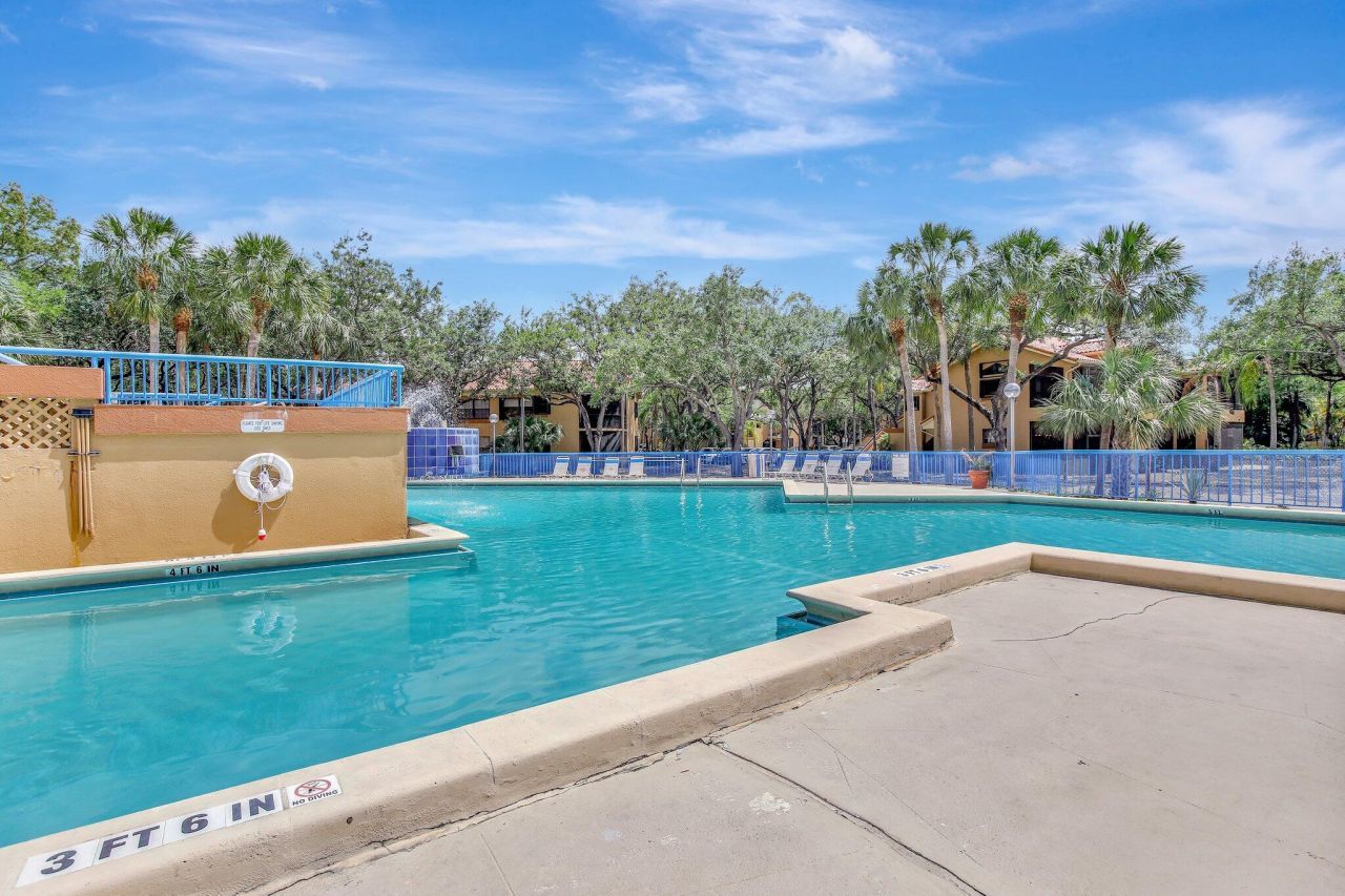 15499 N Miami Lakeway N, Unit 306-5, Miami Lakes, FL 33014 Photo