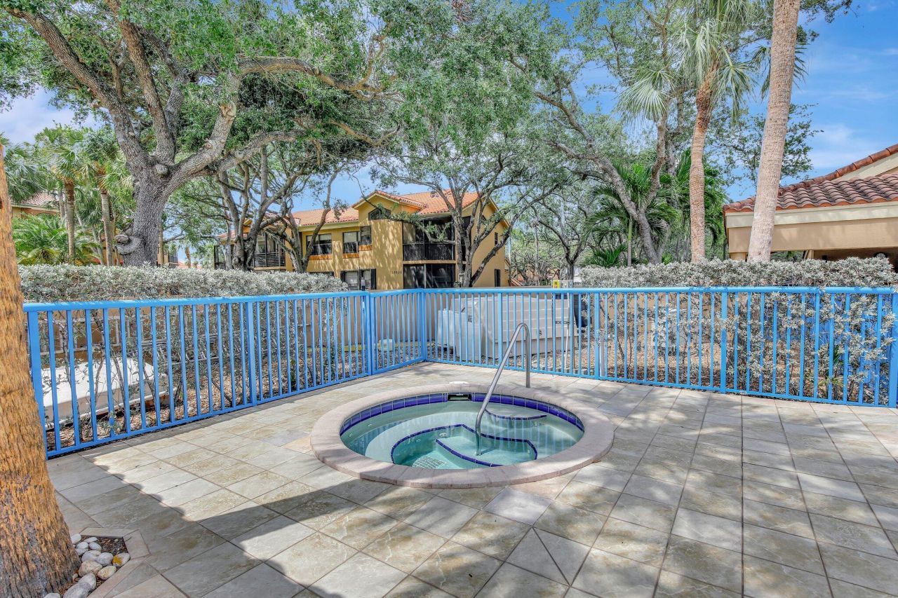 15499 N Miami Lakeway N, Unit 306-5, Miami Lakes, FL 33014 Photo