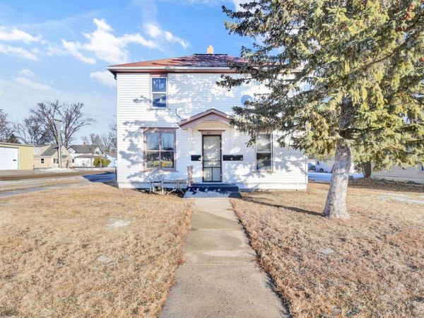 405 2nd Street NE, Valley City, ND 58072