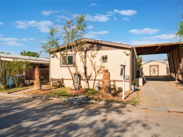 1943 Quintearo Street, Las Vegas, NV 89115