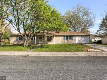 230 EWELL AVENUE, GETTYSBURG, PA 17325