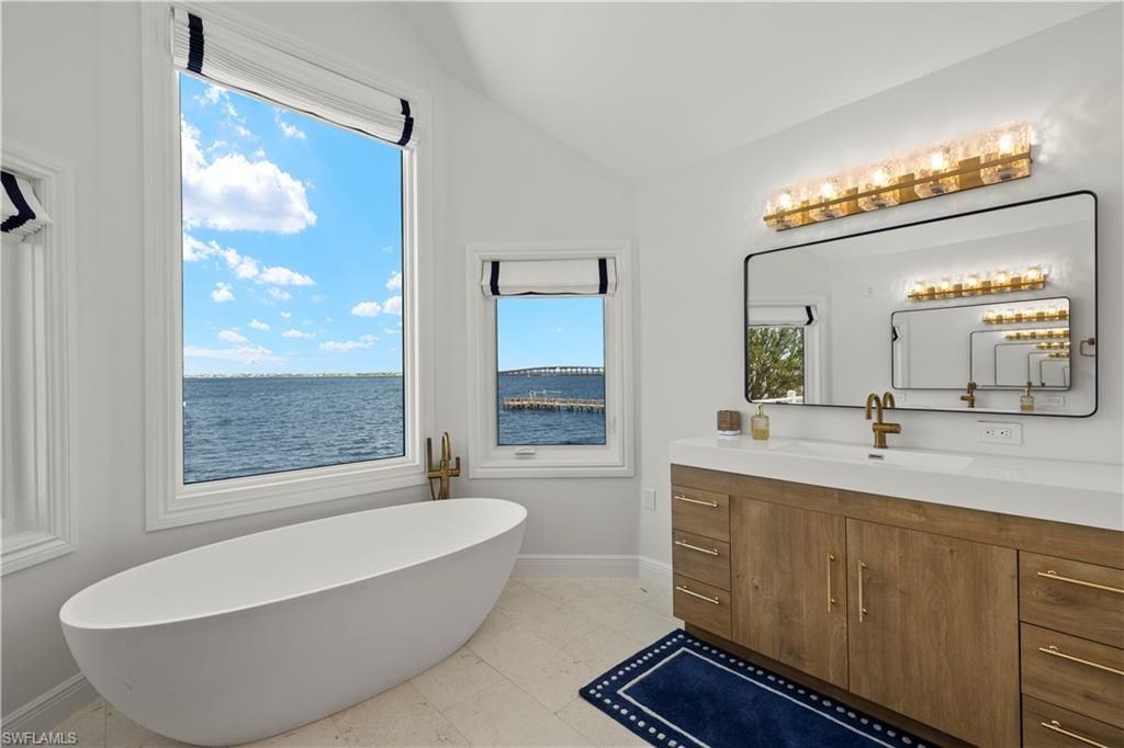 8451 Casa Del Rio Ln, Fort Myers, FL 33919 Photo