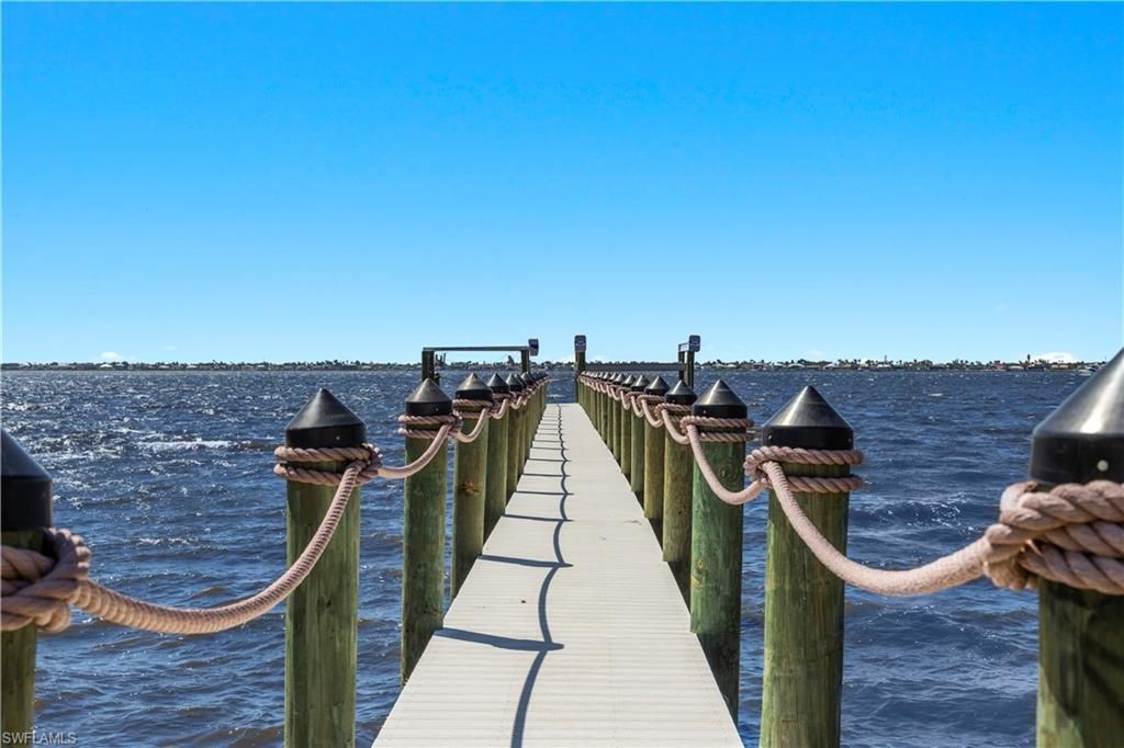 8451 Casa Del Rio Ln, Fort Myers, FL 33919 Photo