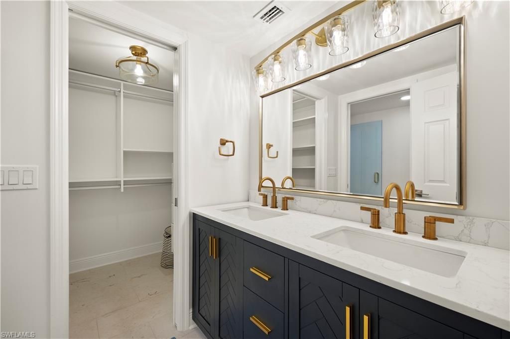 8451 Casa Del Rio Ln, Fort Myers, FL 33919 Photo