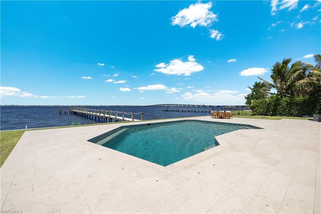 8451 Casa Del Rio Ln, Fort Myers, FL 33919 Photo