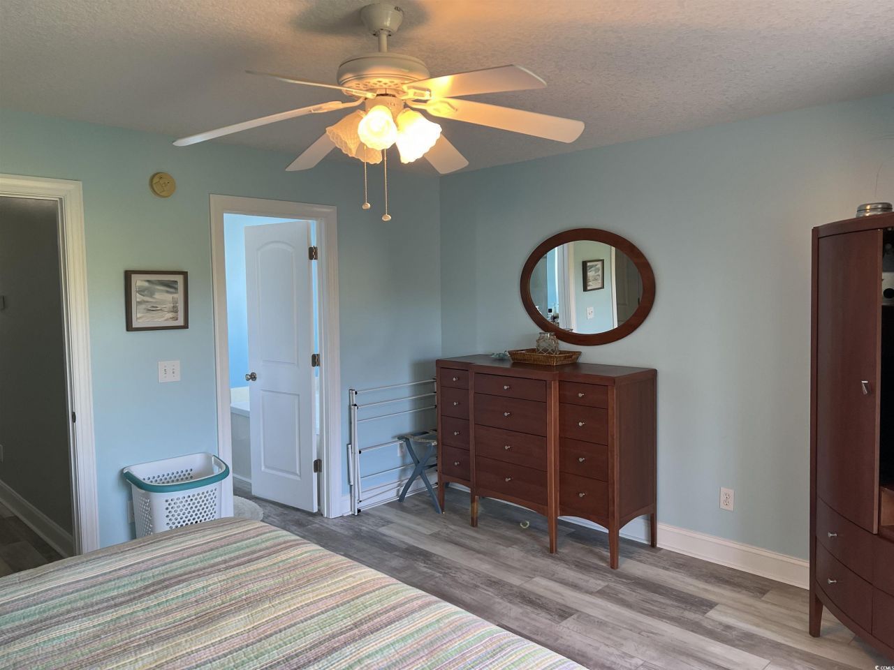 1516 Edge Dr. Photo 17