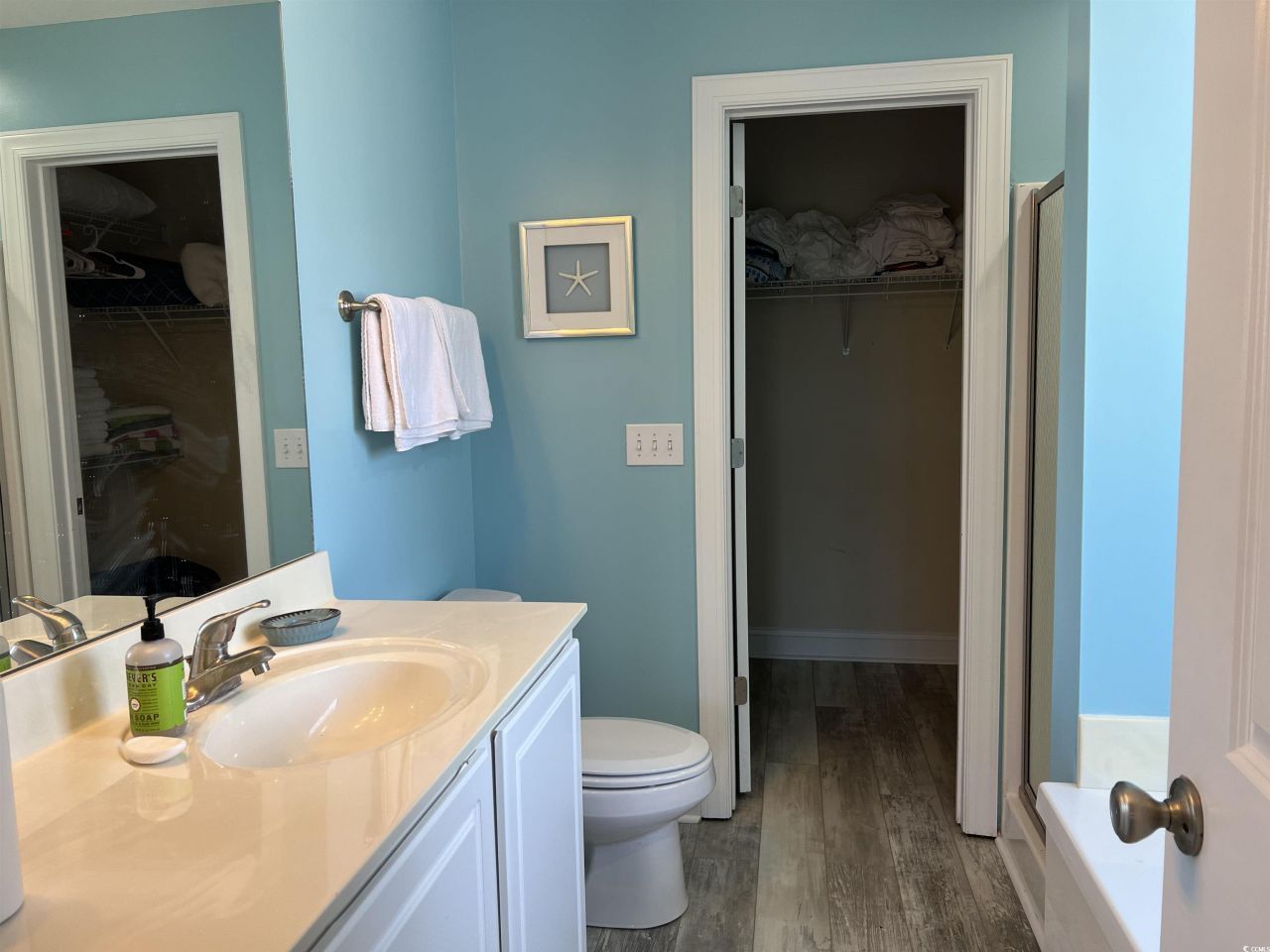 1516 Edge Dr. Photo 18