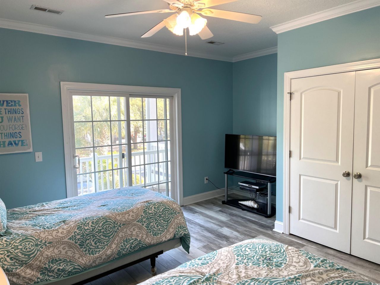 1516 Edge Dr. Photo 23