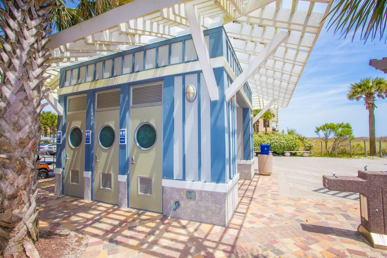 1516 Edge Dr. Photo 37