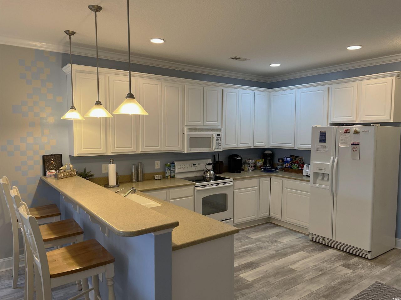 1516 Edge Dr. Photo 6