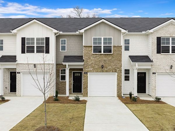 124 Kenmore Circle, Perry, GA 31069