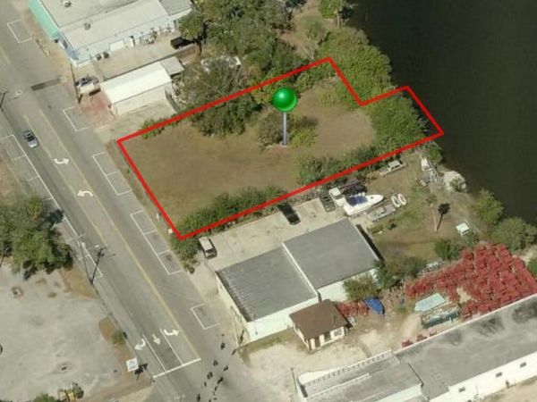 715 N Beach Street, Daytona Beach, FL 32114