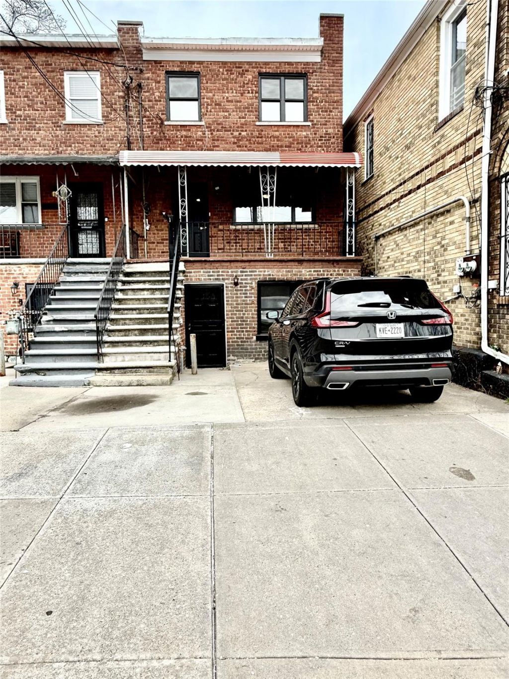 1031 E 215th St, Bronx, Ny, Bronx, NY 10469 Main Photo