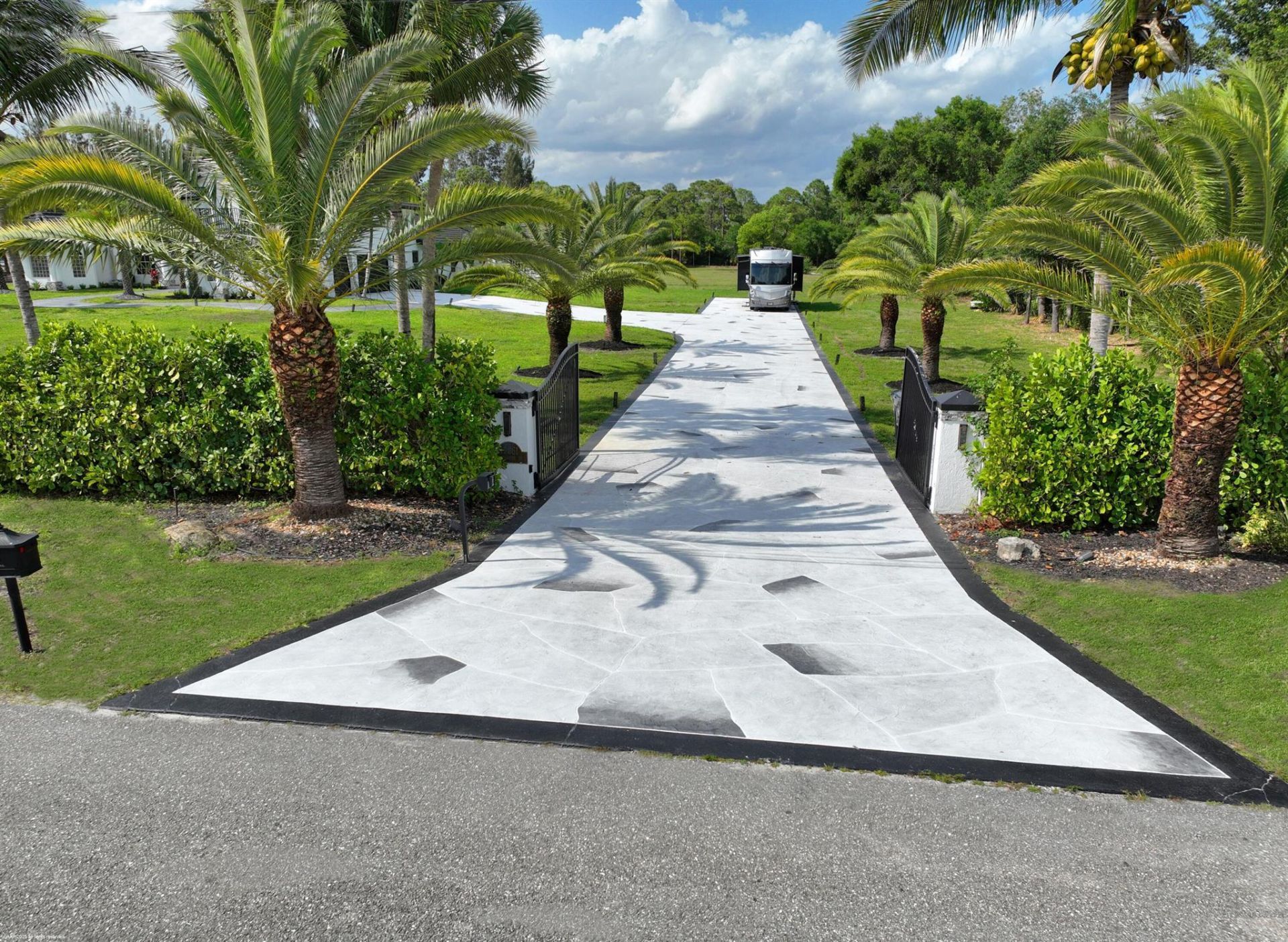 19361 W Sycamore Drive, Loxahatchee, FL 33470 Photo