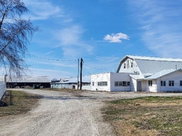 2190 US HWY 67 Street, Monmouth, IL 61462