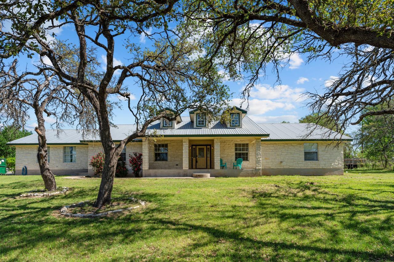 101 Oak Ridge Cir, Georgetown, TX 78628 Main Photo