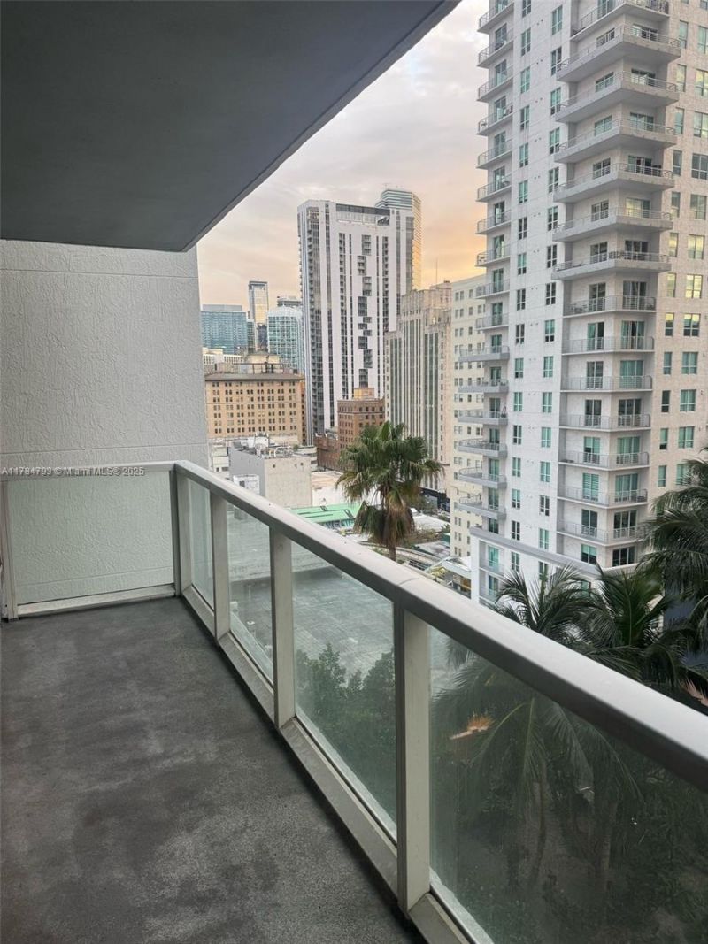 253 NE 2nd St, Unit 1406, Miami, FL 33132 Photo